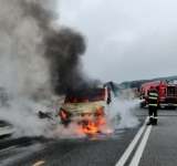 O dubă plină cu articole de papetărie a luat foc pe autostrada București-Ploiești