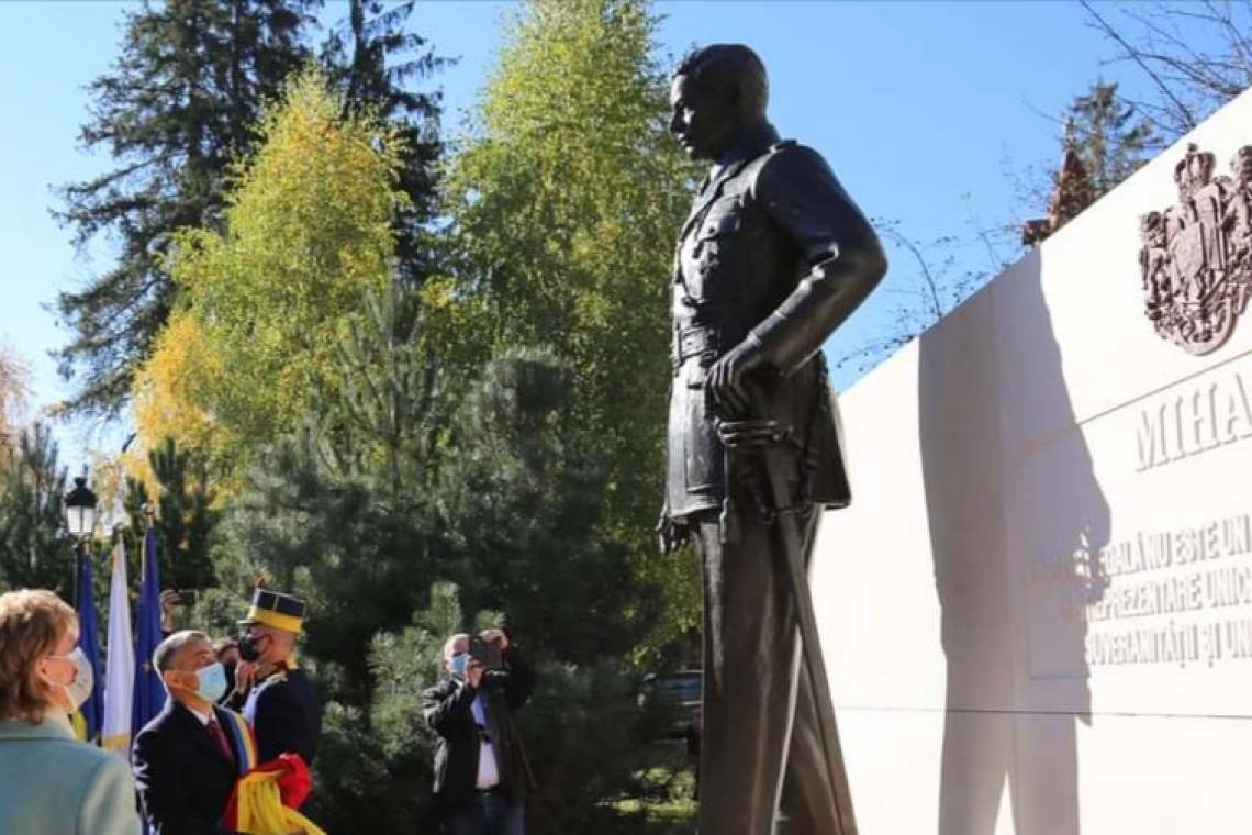 Sinaia a dat României ultimul REGE! Statuia în bronz a fostului suveran a fost dezvelită azi, în prezența principesei Margareta