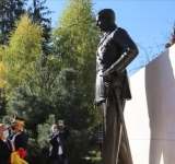 Sinaia a dat României ultimul REGE! Statuia în bronz a fostului suveran a fost dezvelită azi, în prezența principesei Margareta