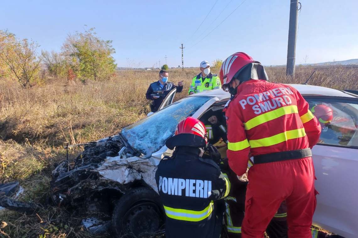 Doi copii și un adult, răniți într-un accident rutier, în comuna Bucov