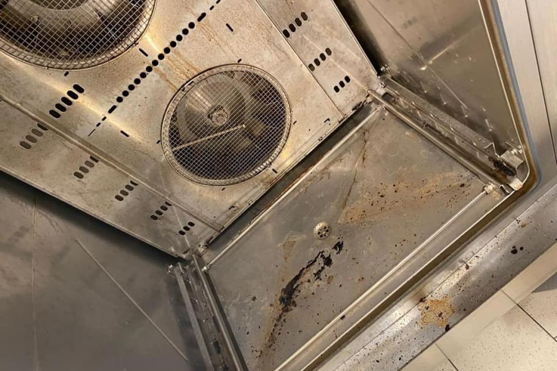 ANPC a închis temporar raioane ale unor supermarketuri din Ploiești