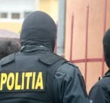Percheziții în Prahova, la persoane care cereau taxă de protecție dezvoltatorilor imobiliari - VIDEO