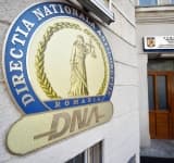 Specialist al Direcției Naționale Anticorupție, reținut de... procurorii DNA!