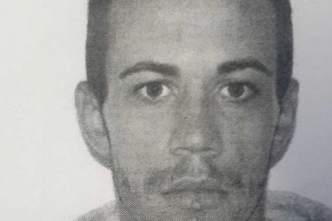 Un tânăr care a evadat din arestul IPJ Dolj este căutat de polițiști