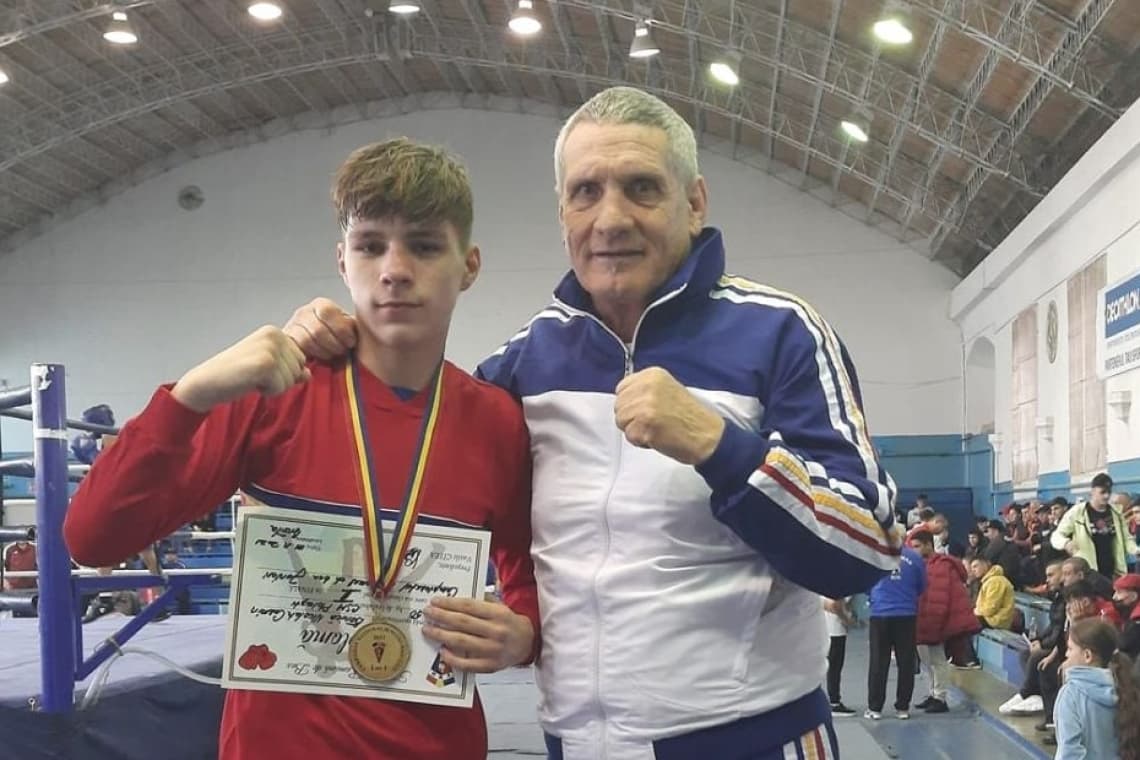 Boxerul Cosmin Bănică (CSM Ploiești), campion național de juniori la categoria 50 kg!