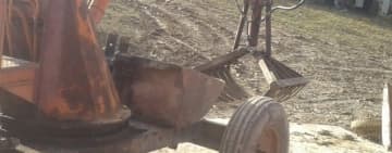 Un bărbat a ajuns la spital, după ce s-a răsturnat cu un utilaj, la Cerașu