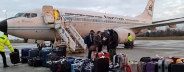 Suspiciuni de Omicron la trei dintre românii întorși din Africa de Sud. Ce spun autoritățile