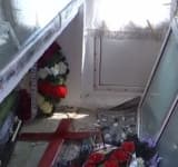 Trei tineri au vandalizat un cavou, în noaptea de Sfântul Andrei, ca să fure banii de pe sicriu!