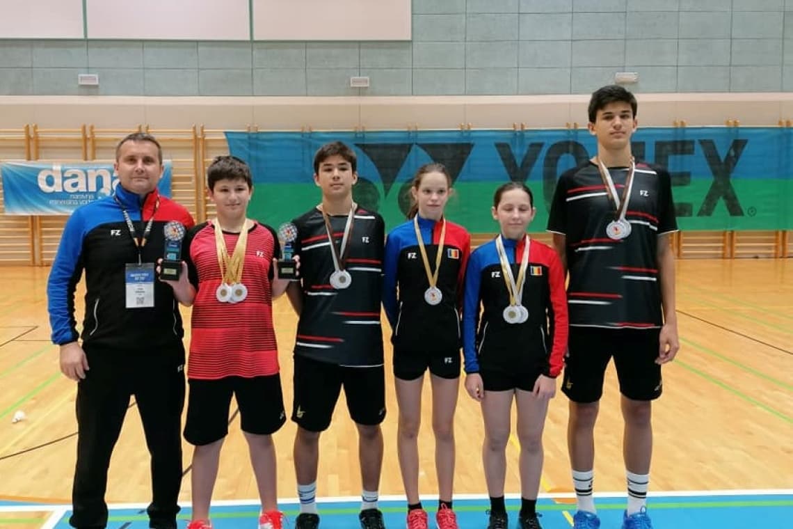 Șapte medalii, obținute la turneul internațional de badminton de sportivii din comuna Berceni!