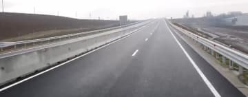 Un șofer, după inaugurarea unui alt crâmpei de autostradă: “Ți-e și frică să accelerezi la 130km/h, rămâi fără autostradă să frânezi!”