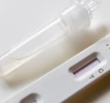 Câte rezultate pozitive au fost raportate după prima zi de testare în școli