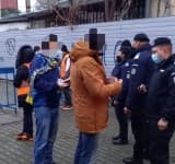 Doi tineri din Ploiești au vrut să intre la meciul Petrolul-Universitatea Cluj cu certificate verzi “împrumutate” de la prieteni