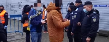 Doi tineri din Ploiești au vrut să intre la meciul Petrolul-Universitatea Cluj cu certificate verzi “împrumutate” de la prieteni