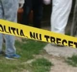 Desfășurare de forțe în comuna Bărcănești, unde un bărbat a amenințat că-și dă foc pe acoperișul casei! 