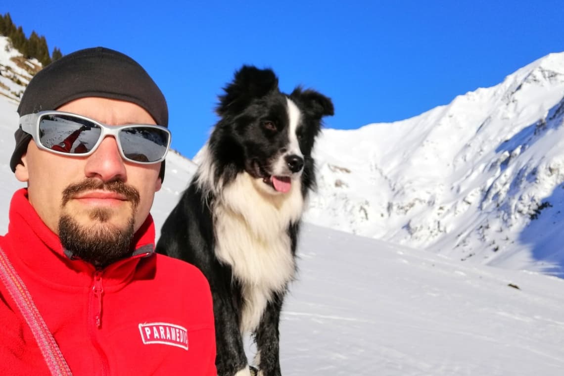 La mulți ani, Carp! Cățelul salvamontist al Prahovei împlinește azi trei ani!