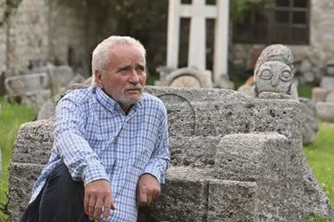 Poetul Lucian Avramescu își va dormi somnul veșnic lângă tot ce a iubit mai mult!