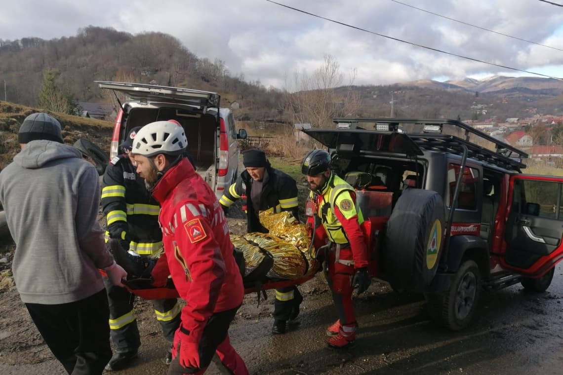 Cadavrul unui bărbat a fost găsit într-o fântână din comuna Secăria