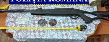 Percheziții în Prahova, la persoane bănuite de deținere ilegală de arme