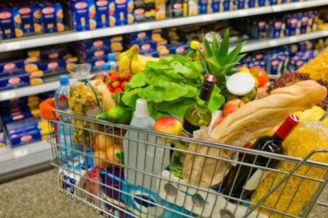 Supermarketurile și hipermarketurile, controlate la legume și fructe. Ce amenzi s-au aplicat din cauza problemelor găsite