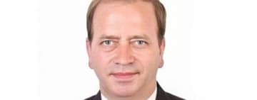 E nevoie de aviz psihiatric la depunerea candidaturilor pentru funcții publice? Edilul din Argeș bănuit de incendierea primăriei a fost arestat!