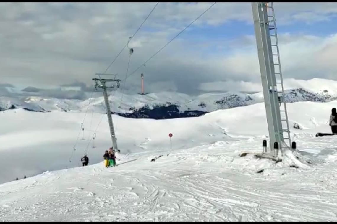 S-a deschis Teleschiul Călugărul, cea mai nouă instalație de pe domeniul schiabil din Sinaia