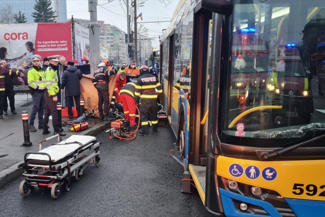 Un bătrân a fost accidentat mortal de troleibuz, în centrul Ploieștiului