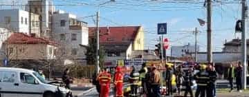 O femeie a ajuns la spital, după un accident produs într-o intersecție din Ploiești
