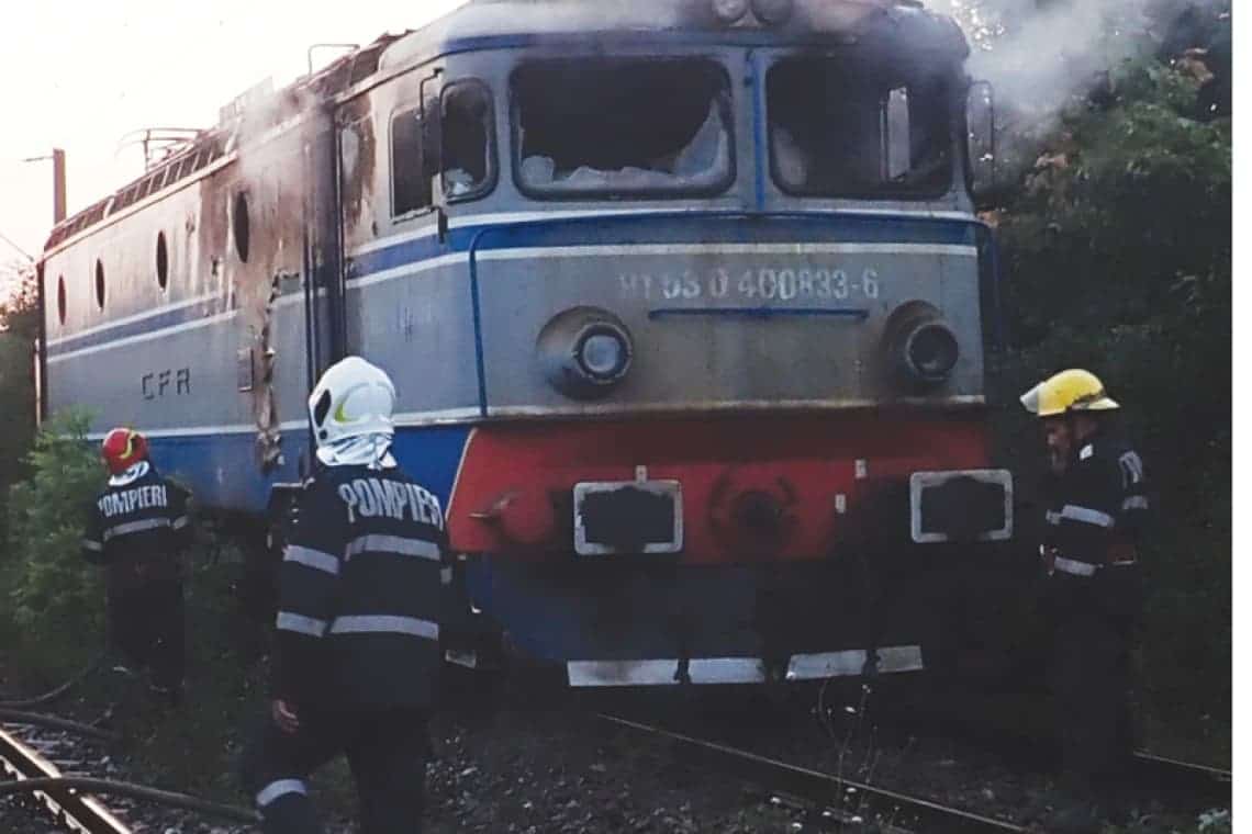 Incendiu în apropiere de Brazi, la locomotiva unui tren de marfă, plin cu îngrășăminte chimice