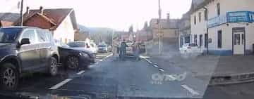 N-au depus plângere la Poliție, după conflictul din trafic, de la Poiana Țapului. Motivul: doar s-au înjurat și s-au îmbrâncit!
