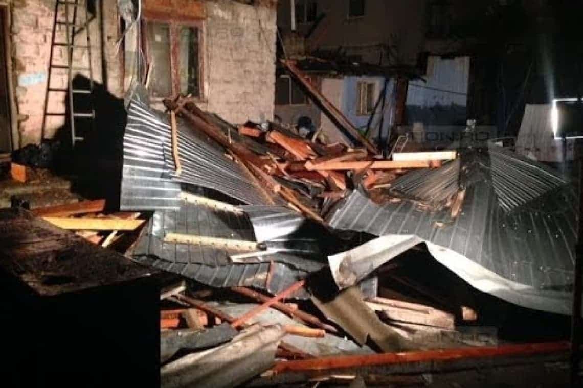 Vântul puternic a făcut prăpăd în mai multe localități din Prahova