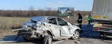 Autoturism strivit, la propriu, într-un accident produs pe DN72 Ploiești - Târgoviște