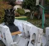 Ce mai fură românii? Statuia din bronz a lui Ștefan cel Mare a dispărut dintr-un depozit al Primăriei Tecuci!