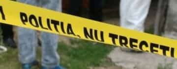 Moarte suspectă la Slănic. Cadavrul unei femei a fost găsit în apropierea unei locuințe