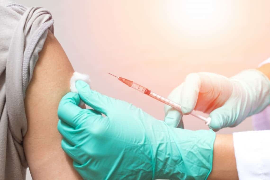 Anticorpi mai rezistenți la bolnavii trecuţi prin COVID-19, decât la persoanele vaccinate!