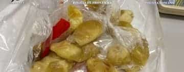 O braziliancă a încercat să intre în România cu un kg de cocaină în... stomac!