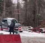 Un sinăian în vârstă de 60 de ani, cercetat de polițiști după ce a tăiat cu flexul bariera de pe Drumul Cotei