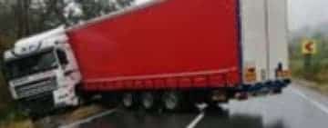 Un TIR a derapat pe DN1 A. Trafic blocat 