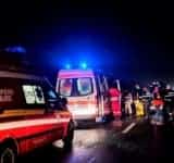 Accident grav în Ploieștiori. O persoană a rămas încarcerată într-un autoturism