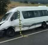 Un  microbuz a părăsit carosabilul și a intrat într-un șanț, la Dumbrava. Șoferul a decedat