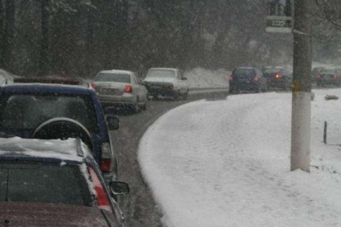 Cum se circulă pe drumurile naționale și autostrăzile din țară, miercuri dimineață