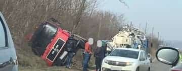 A dat cu vidanja-n șanț, pe drumul județean Plopeni-Dumbrăvești
