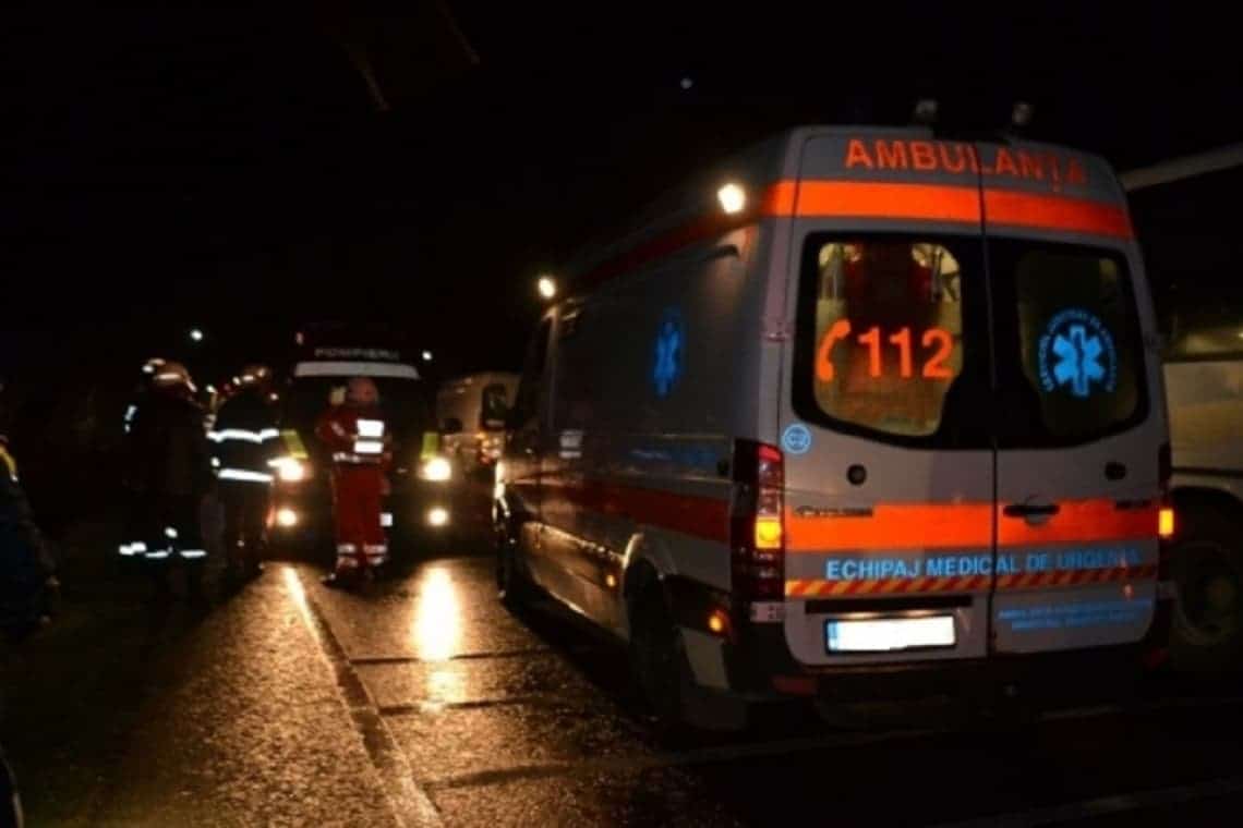 Accident în lanț pe DN72, în noaptea de marți spre miercuri. Două persoane au ajuns la spital