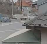 Un tânăr de 20 de ani a intrat cu mașina într-un stâlp și a ricoșat în alt autoturism, pe o stradă din Ploiești 