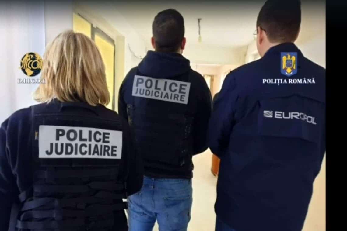 Video/Percheziții în Prahova și pe teritoriul Franței, pentru destructurarea unei grupări internaționale de trafic de persoane, proxenetism și spălare de bani