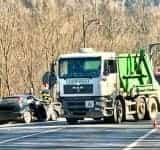 Accident pe DN1, în zona Sinaia, între o autospecială de salubrizare și un autoturism. Trafic restricționat