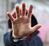Un băiat de 15 ani, victimă a traficanților de minori. În rețea erau implicați și prahoveni
