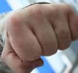 Un adolescent de 15 ani a lovit cu pumnul în față o angajată a unui centru comercial din Ploiești. Aflați ce s-a întâmplat