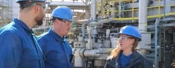 “Școala Petrochimiștilor“, la Liceul Lazăr Edeleanu din Ploiești. Un proiect care susține elevii interesați de domeniul petrochimiei