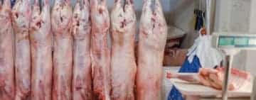 Carne de miel cu origini necunoscute, confiscată de polițiștii prahoveni dintr-un magazin din Ploiești