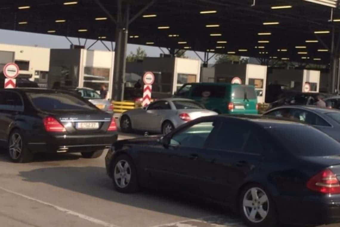 Timpul de așteptare pentru trecerea frontierei din Bulgaria în Turcia este între 6 și 8 ore!